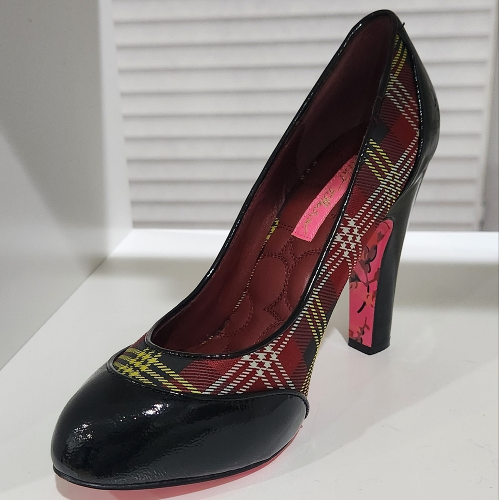 Betsy Johnson Patent Black w/tartan plaid detail Heels